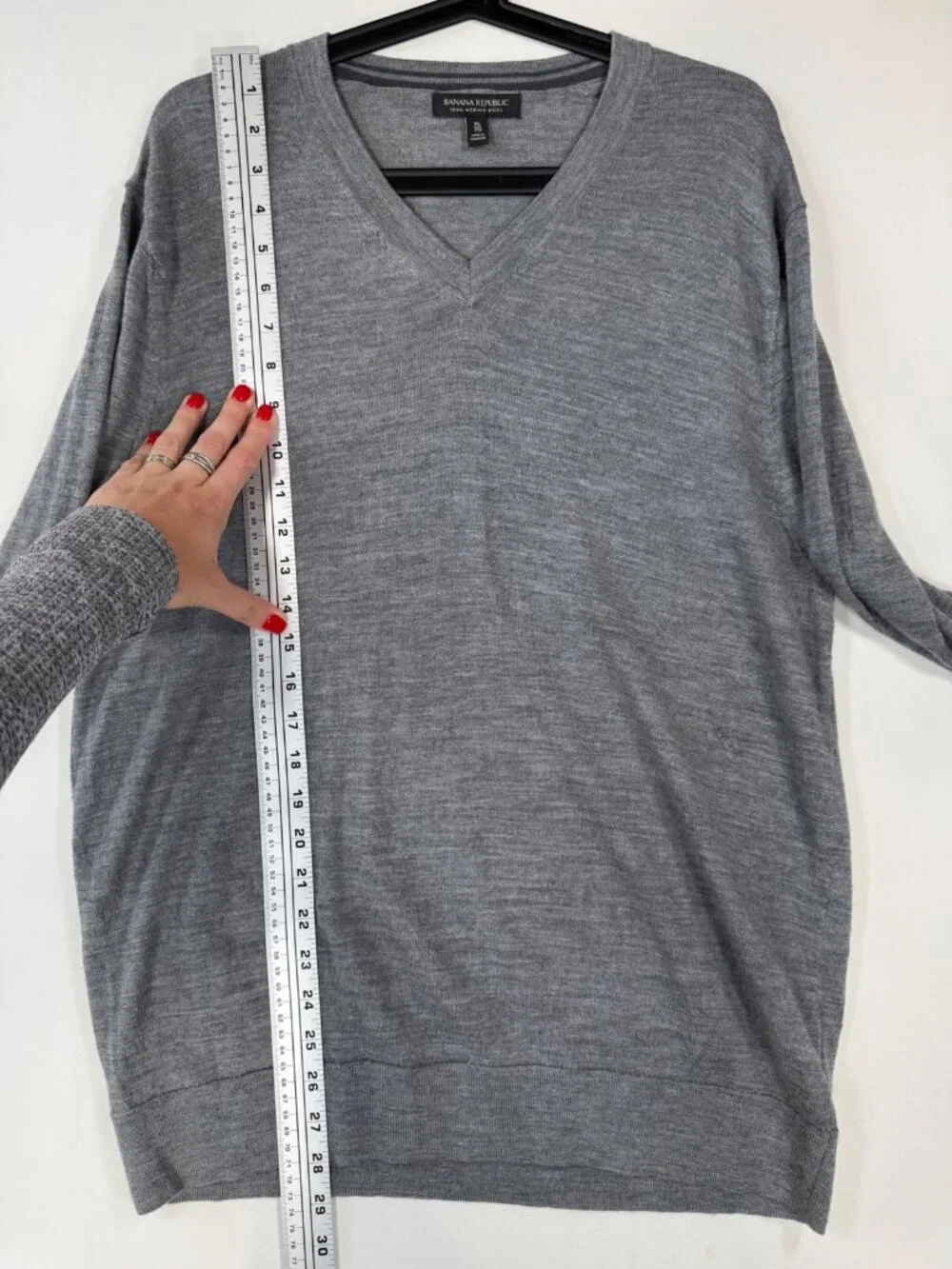 Banana Republic V-Neck Sweater 100% Merino Wool Gray XL Business Casual Preppy